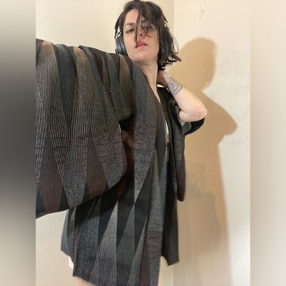 Shimmering wavelengths metallic light frequencies Haori Kimono over coat jacket - Picture 7 of 16